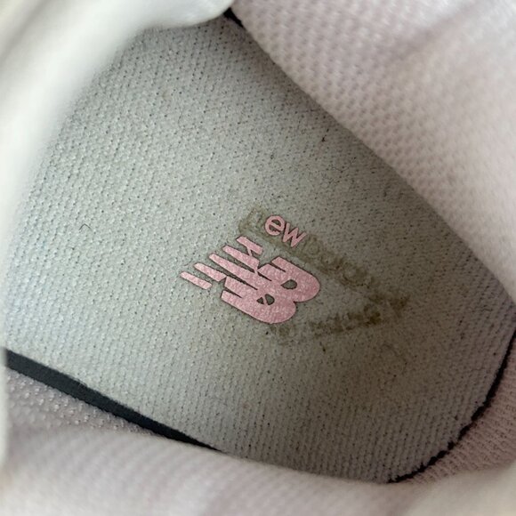 New Balance 2002R Athletic Shoes Kids 4 Pink White Low Top Lace Up Suede - Picture 8 of 10